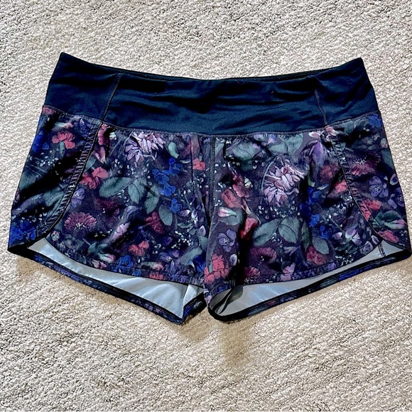 lululemon athletica Pants - Lululemon Speed Up shorts